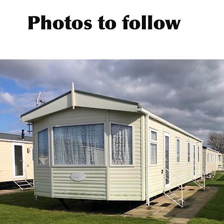 Lovely 3 Bedroom 8 Berth Caravan In Rhyl Exterior photo